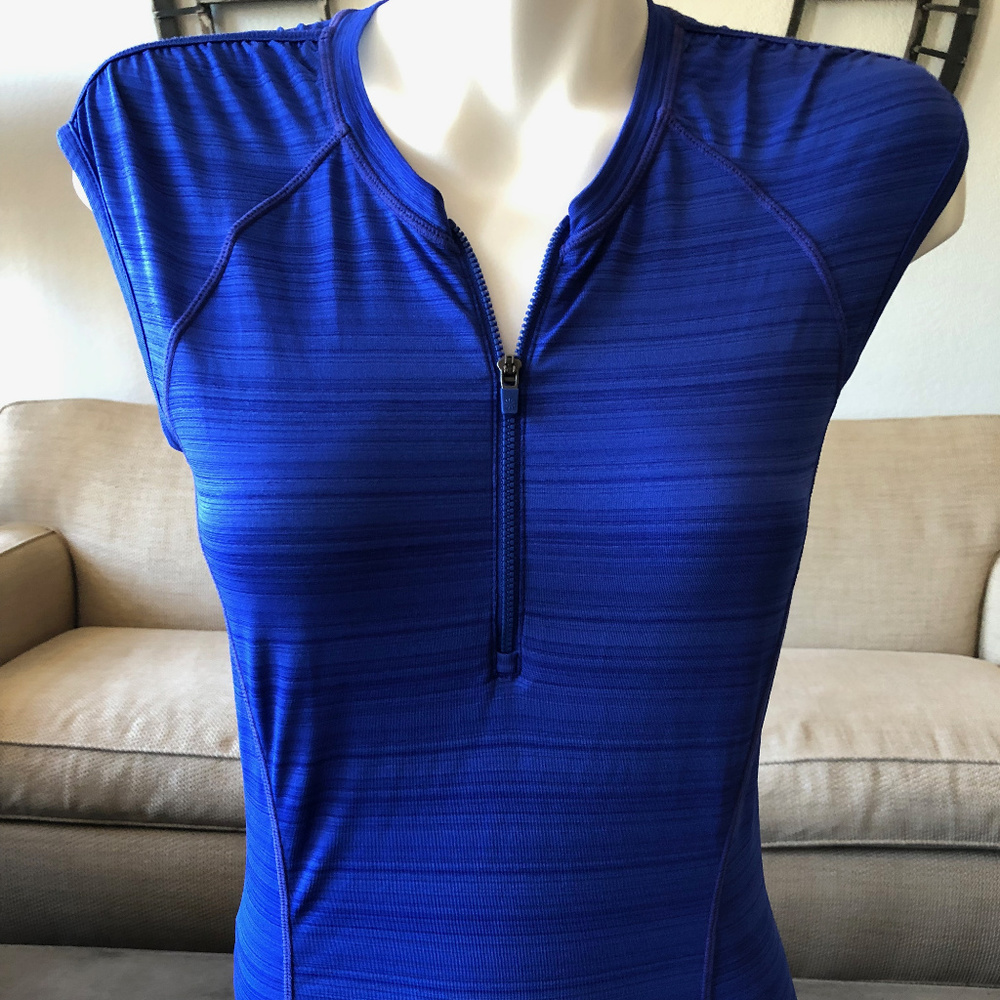 Athleta Half-Sleeve Top, size s